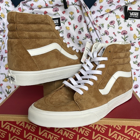 Vans Men’s Sk8-Hi
Pig Suede Tobacco Brown
VN0005U9TBN
Sneakers - Picture 9 of 16